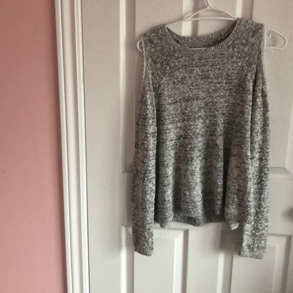 Abercrombie & Fitch cold shoulder top - Picture 1 of 3